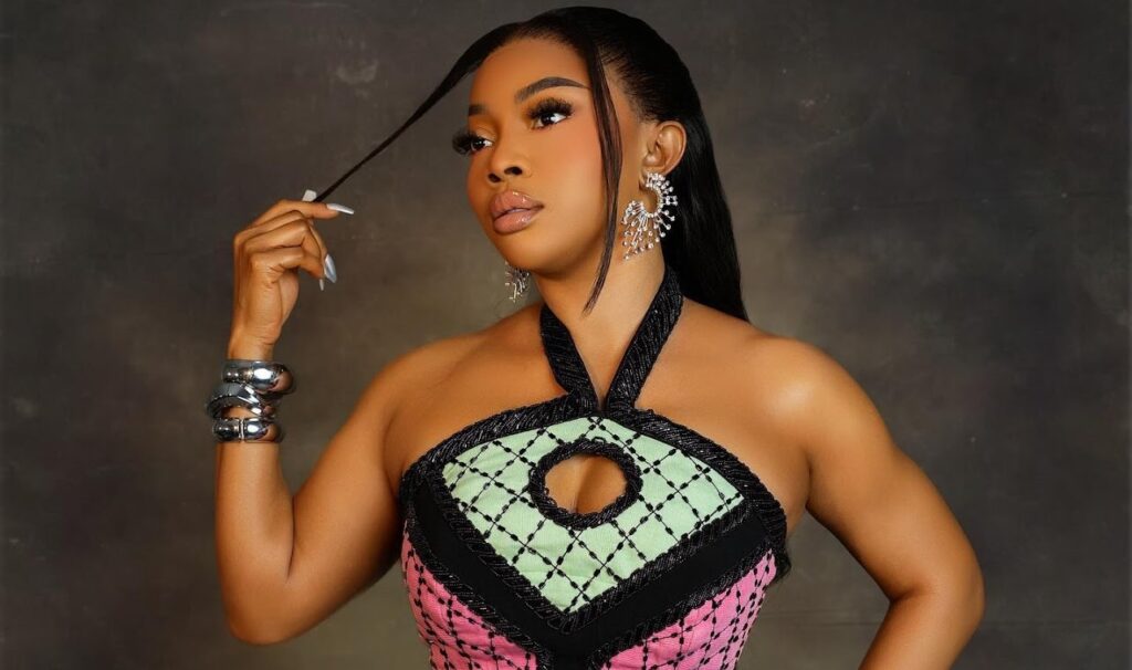 Toke Makinwa Challenges the "Single and Sad" Narrative.